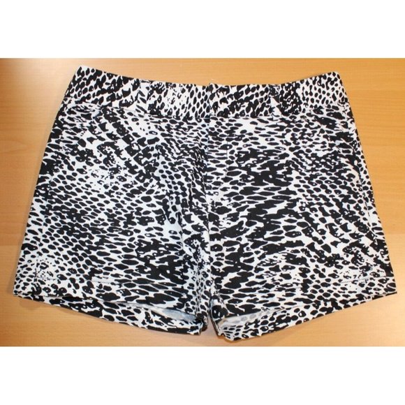 Women Calvin Klein Stretch Snake Skin Pattern High Rise Shorts Sz 10 Black White - Picture 1 of 8